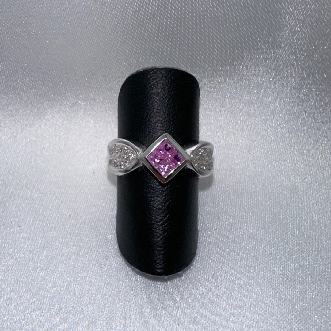 Ring i 14 kt. hvidguld m. farvet sten 4463571-95R