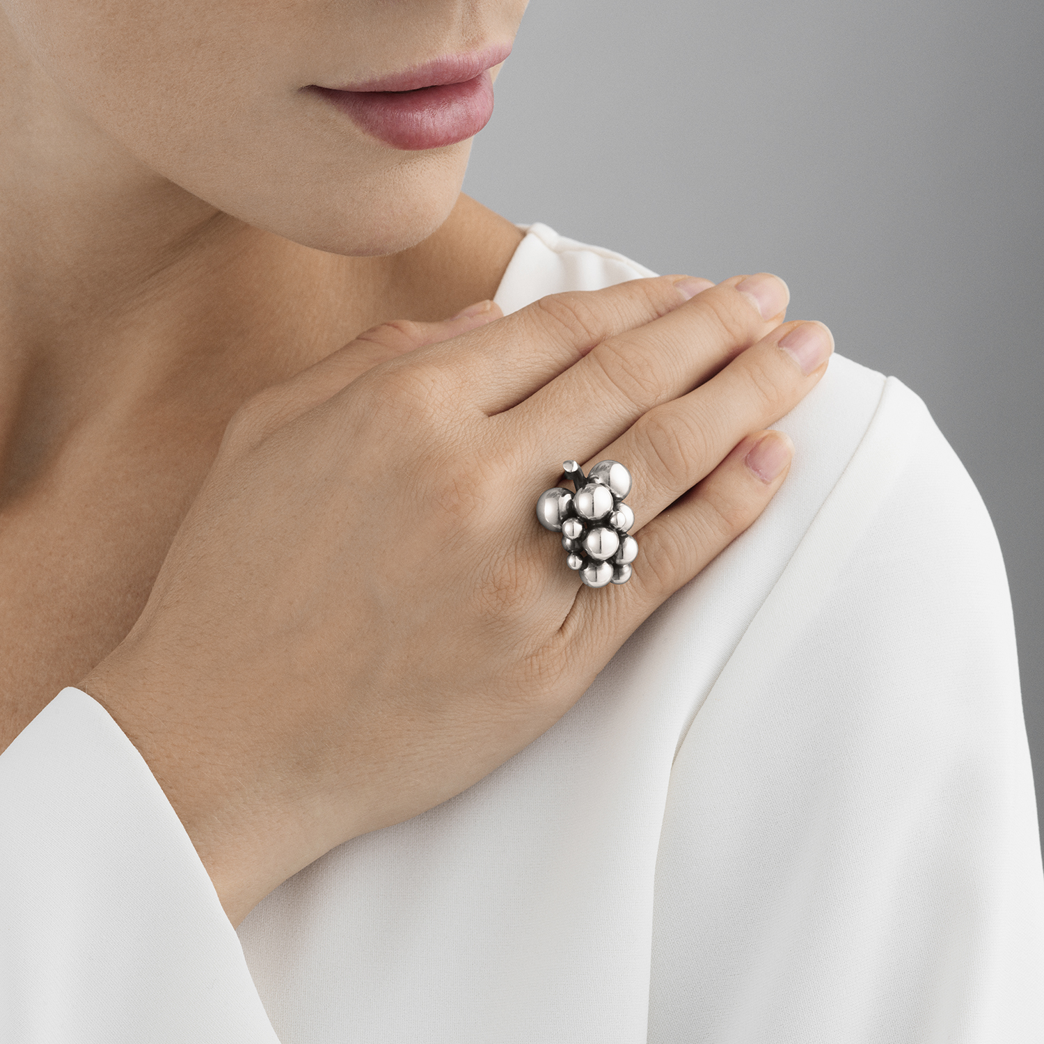 Georg Jensen Moonlight Grapes Medium Ring 20000388