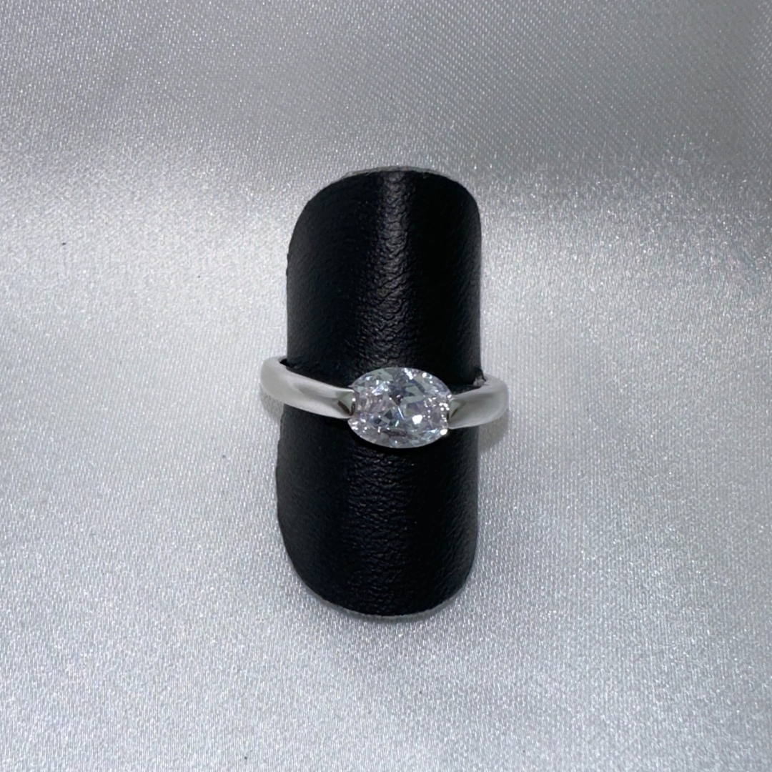 Ring i 8 kt. hvidguld 119650