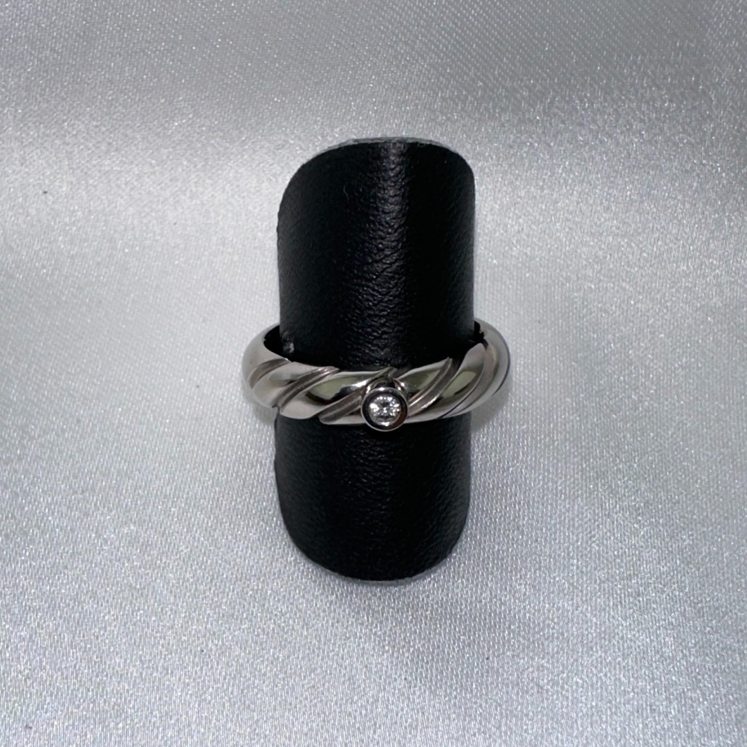 Ring i titan med 0,04 ct. 115108
