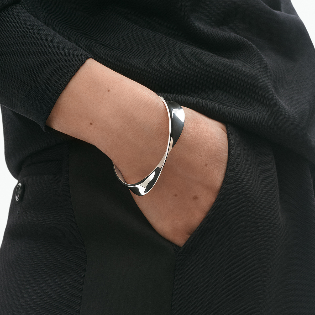 Georg Jensen Möbius Armring 20000523