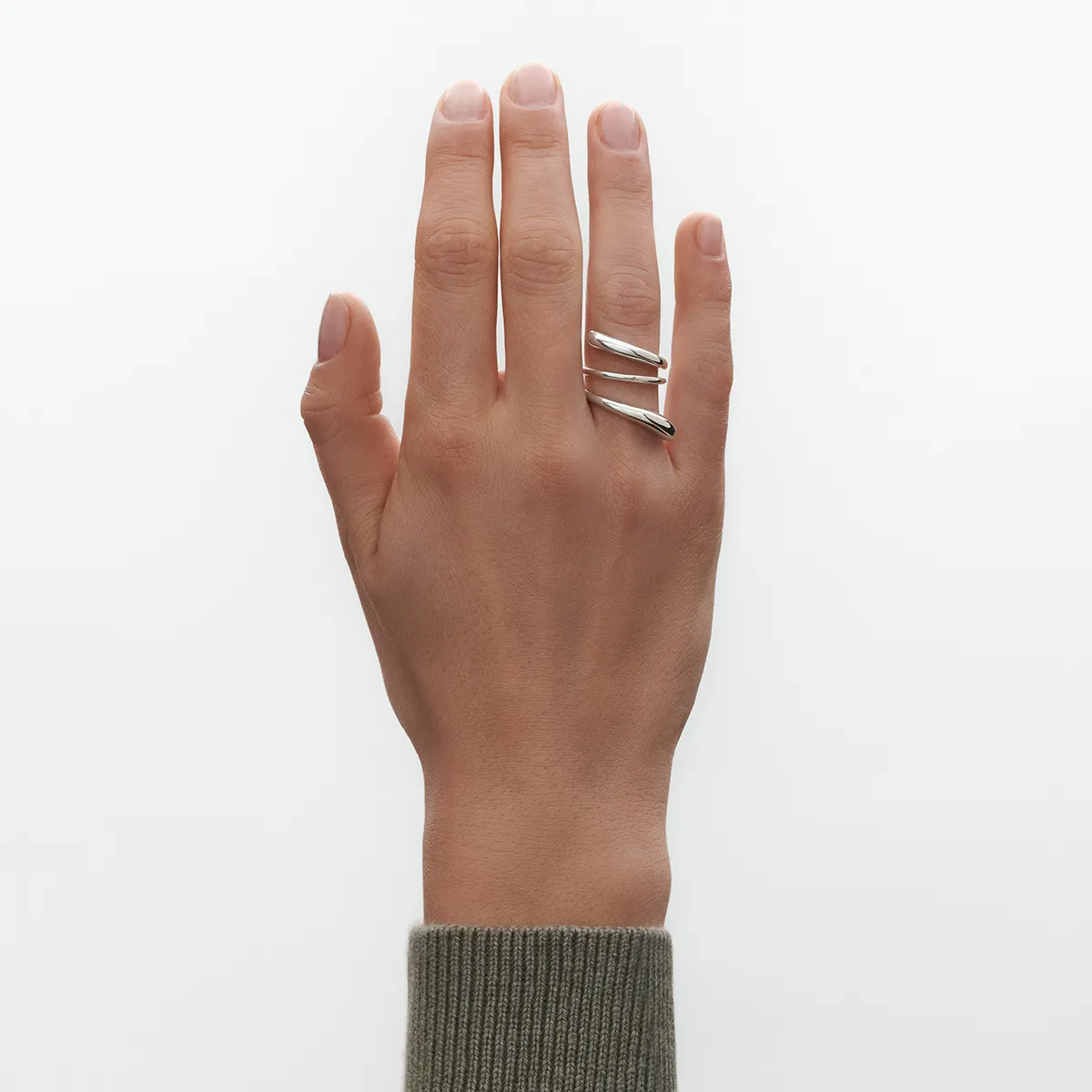 GJ_SS25_ECOM_SHOOT_MERCY_RING_20001401