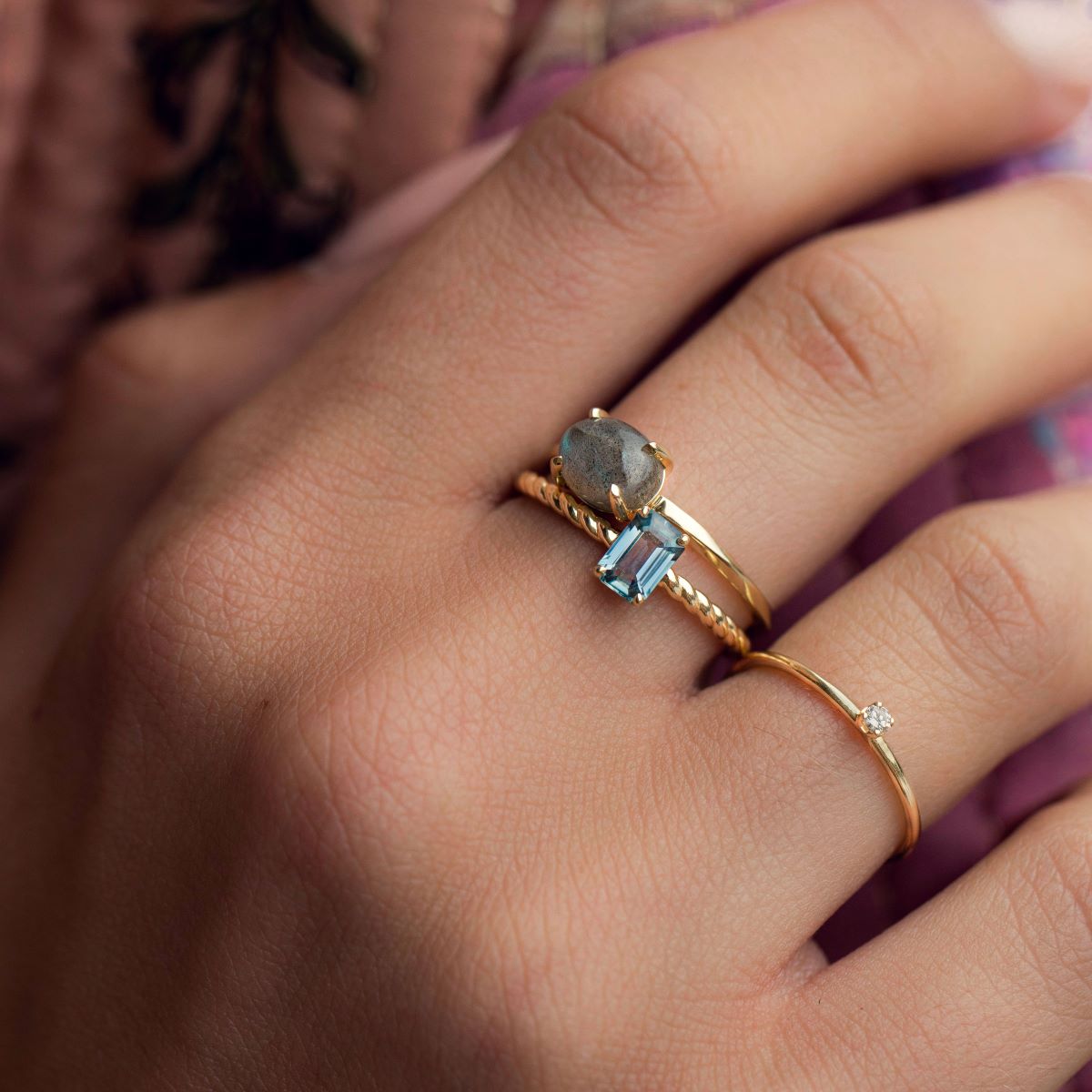 Carré 10-Karat ring med Labradorit TR 4355 LB