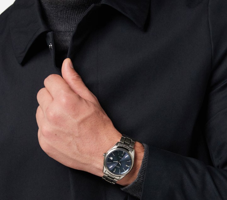 Seiko  Titanium Essential SUR371P1